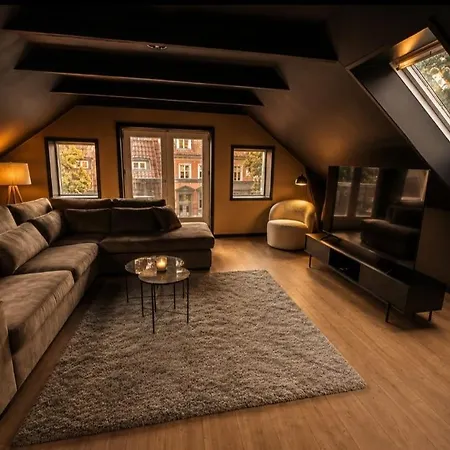 Apartament Four Seasons - Crimson Autumn Aalborg